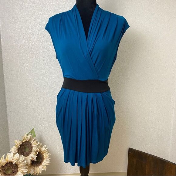 Beautifully Draped Long Turquoise Top - Picture 2 of 8